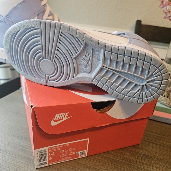 Nike High Dunk - Picture 2 of 4